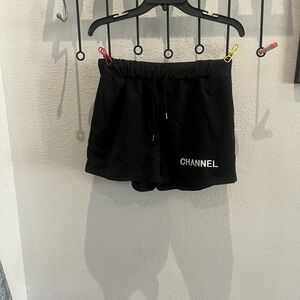 NWOT black elastic waist shorts